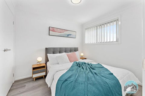 Aircabin - Edmondson Park - 4 Beds Compy House - Australia Accommodation 3