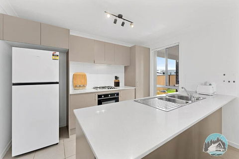 Aircabin - Edmondson Park - 4 Beds Compy House - Australia Accommodation 4