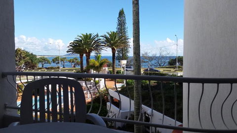 Alex Headland Beachfront - Australia Accommodation 3