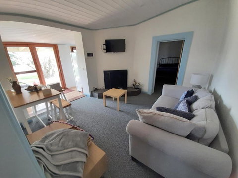 Alloway Bank - Australia Accommodation 3