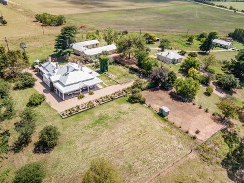 Alloway Bank - Australia Accommodation 1
