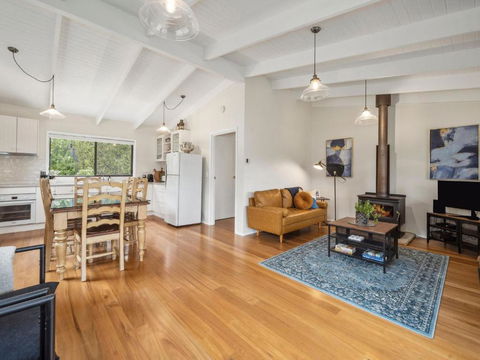 Amaroo Cottage - Australia Accommodation 0