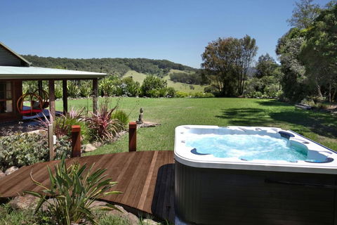 Amaroo House - Glorious Views - Australia Accommodation 0