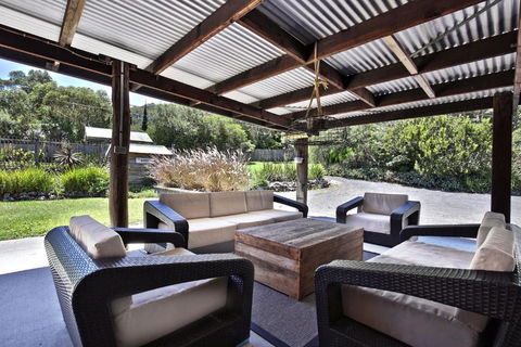 Amaroo House - Glorious Views - Australia Accommodation 4