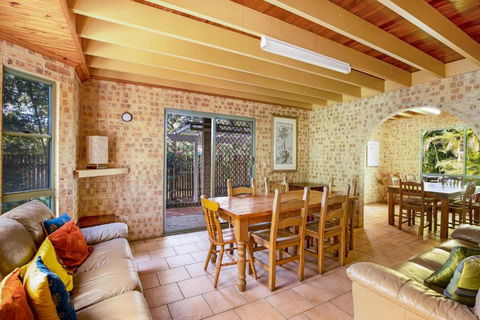 Amaroo Rainbow Shores - Australia Accommodation 2