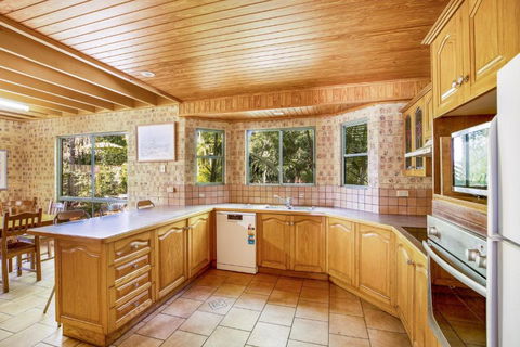 Amaroo Rainbow Shores - Australia Accommodation 4