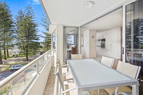 Ambassador Beachfront Apartments - Hosted By Burleigh Letting - Australia Accommodation 4