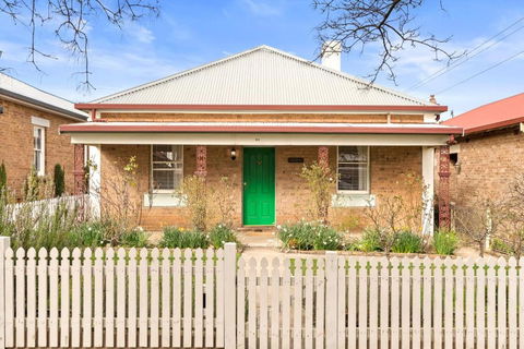 Ambrose On Byng - Central Location - Australia Accommodation 3