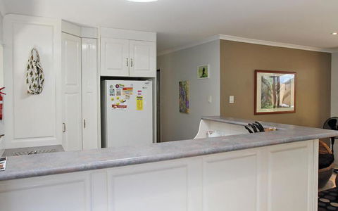 AMITY BEACH BUNGALOW - Australia Accommodation 4