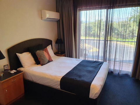 Alpha Hotel Canberra - Australia Accommodation 2
