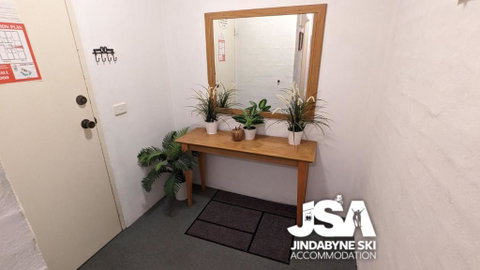 Alpine Mountain View Kirwan 9 - Australia Accommodation 1