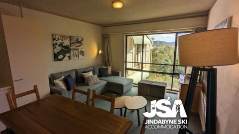 Alpine Mountain View Kirwan 9 - Australia Accommodation 3