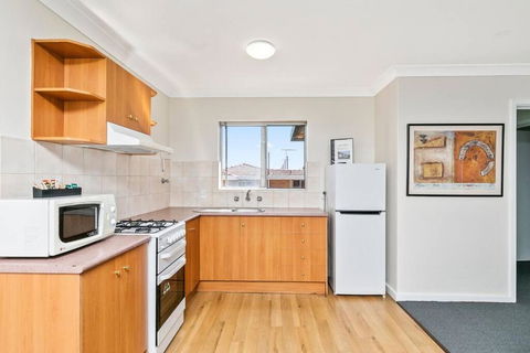 Apartment 12 - Australia Accommodation 0