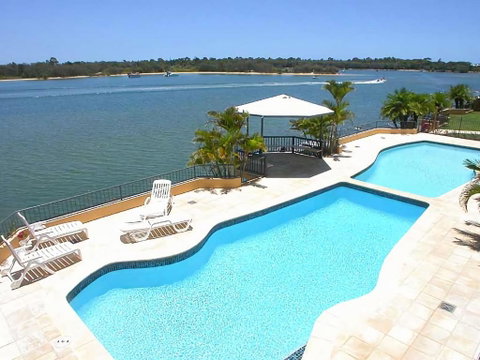 Aqua Linea 6 Noosa Parade 82 - Australia Accommodation 2