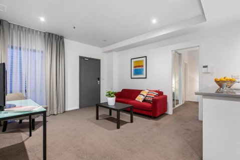Astral Apartments. Spacious 2 Bed, 2 Bath Apartment In A Great Location. - Australia Accommodation 0