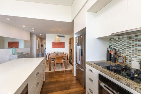 At Waves Penthouse Unit15 - Australia Accommodation 3