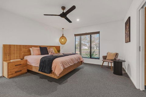 At Winbi- Echuca Holiday Homes - Australia Accommodation 4