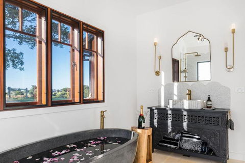 Aurora House - Australia Accommodation 3