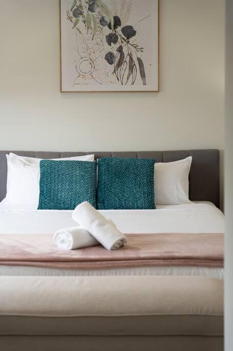 Austral Spacious Large 5 Br Home With Central AC - Australia Accommodation 4