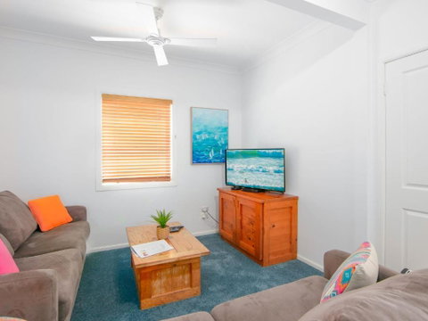 Avalon 2 - Australia Accommodation 0