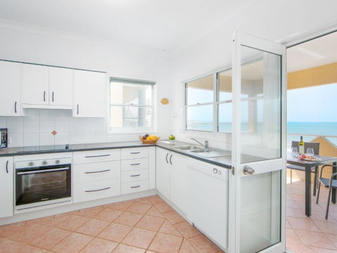 Avalon 2 - Australia Accommodation 2