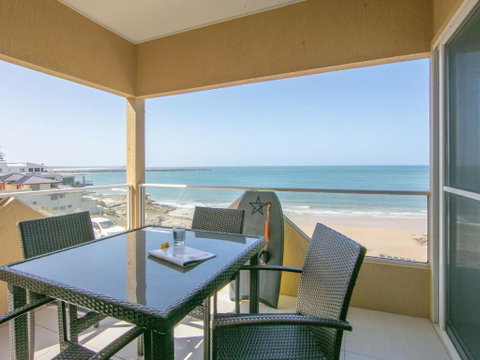 Avalon 3 - Australia Accommodation 1