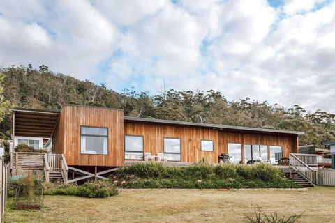 B E A C H H O U S E X I V - Australia Accommodation 1