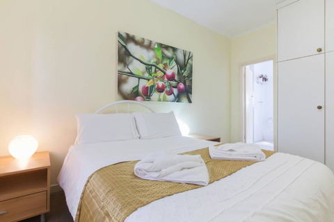 B5 Crawley Apartment 1 BRM & Sleepout Near UWA - Australia Accommodation 0