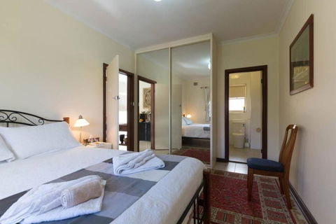 B9 Crawley Apartment 1 BRM & Sleepout Near UWA - Australia Accommodation 0