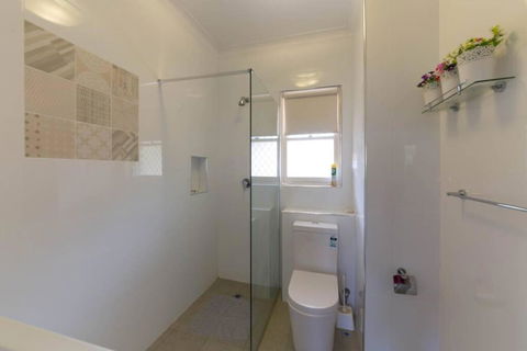 B9 Crawley Apartment 1 BRM & Sleepout Near UWA - Australia Accommodation 3