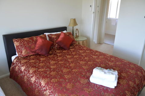 BATHURST GOLDFIELDS RESIDENCE On MOUNT PANORAMA - Australia Accommodation 2