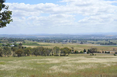 BATHURST GOLDFIELDS RESIDENCE On MOUNT PANORAMA - Australia Accommodation 1