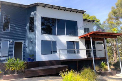 BAY OF FIRES BEACH SHACK Ocean Views From A Modern Beachhouse - Australia Accommodation 0