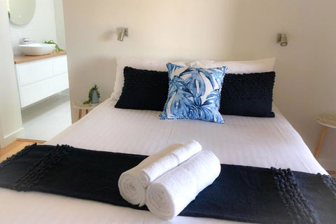 BAY OF FIRES BEACH SHACK Ocean Views From A Modern Beachhouse - Australia Accommodation 1