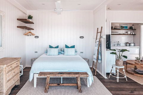 BAY PROPERTIES . Beach House Studio - Australia Accommodation 4