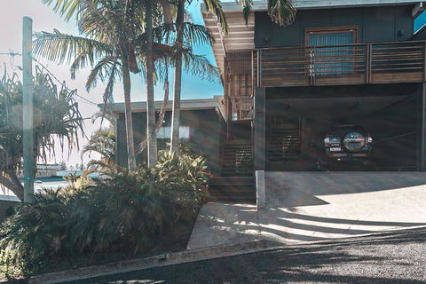 BAY PROPERTIES . The Big Chill - Australia Accommodation 1
