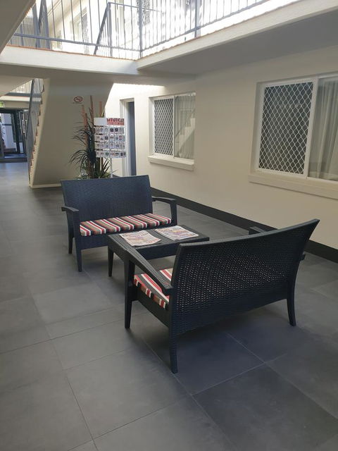 Southport Motel & Apartments - Australia Accommodation 4