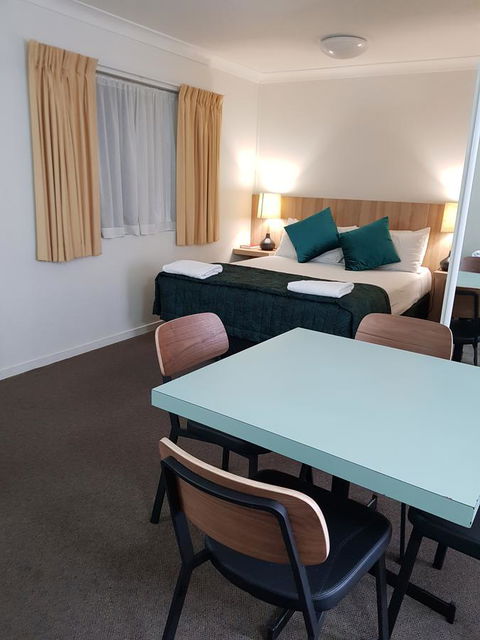 Southport Motel & Apartments - Australia Accommodation 5