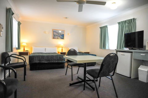 Southport Motel & Apartments - Australia Accommodation 21