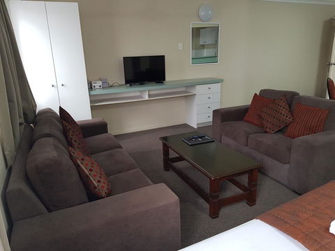 Southport Motel & Apartments - Australia Accommodation 9