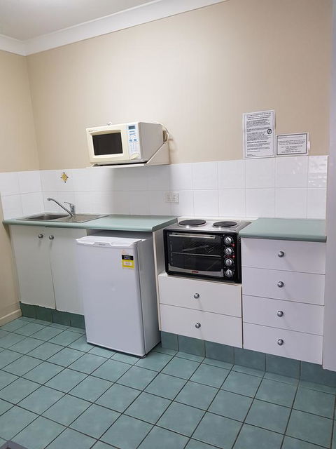 Southport Motel & Apartments - Australia Accommodation 15