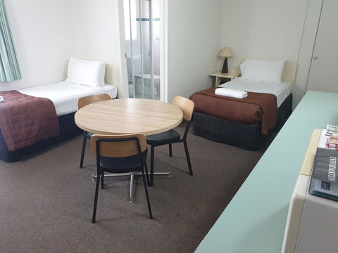 Southport Motel & Apartments - Australia Accommodation 16