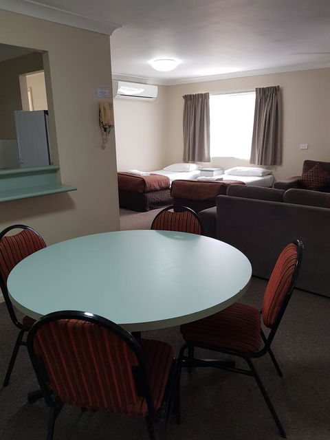 Southport Motel & Apartments - Australia Accommodation 10