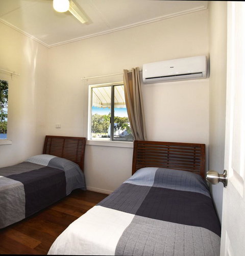 Absolute Waterfront - Australia Accommodation 3