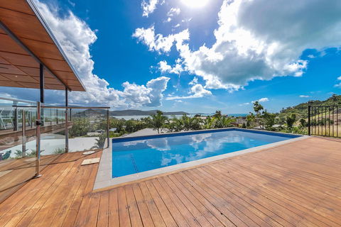 Viewpoint Holiday Home - Cannonvale - Australia Accommodation 0