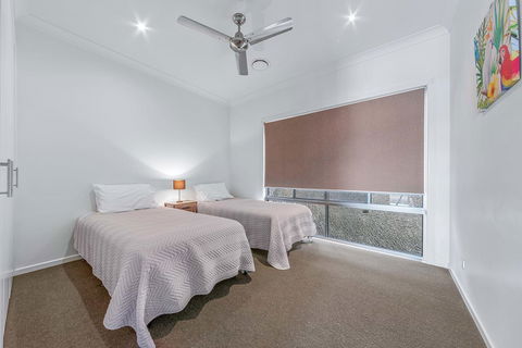 Viewpoint Holiday Home - Cannonvale - Australia Accommodation 10