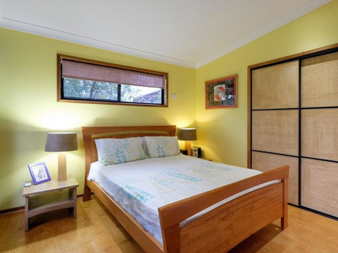 Five Bimba (Tractor House) - Australia Accommodation 8