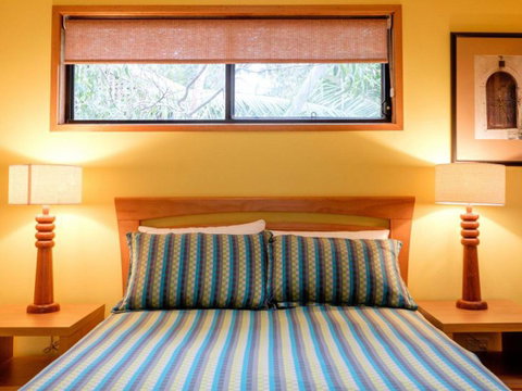 Five Bimba (Tractor House) - Australia Accommodation 13