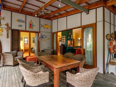 Five Bimba (Tractor House) - Australia Accommodation 17