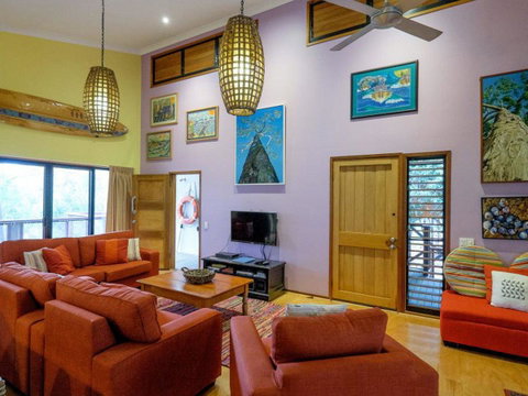 Five Bimba (Tractor House) - Australia Accommodation 9